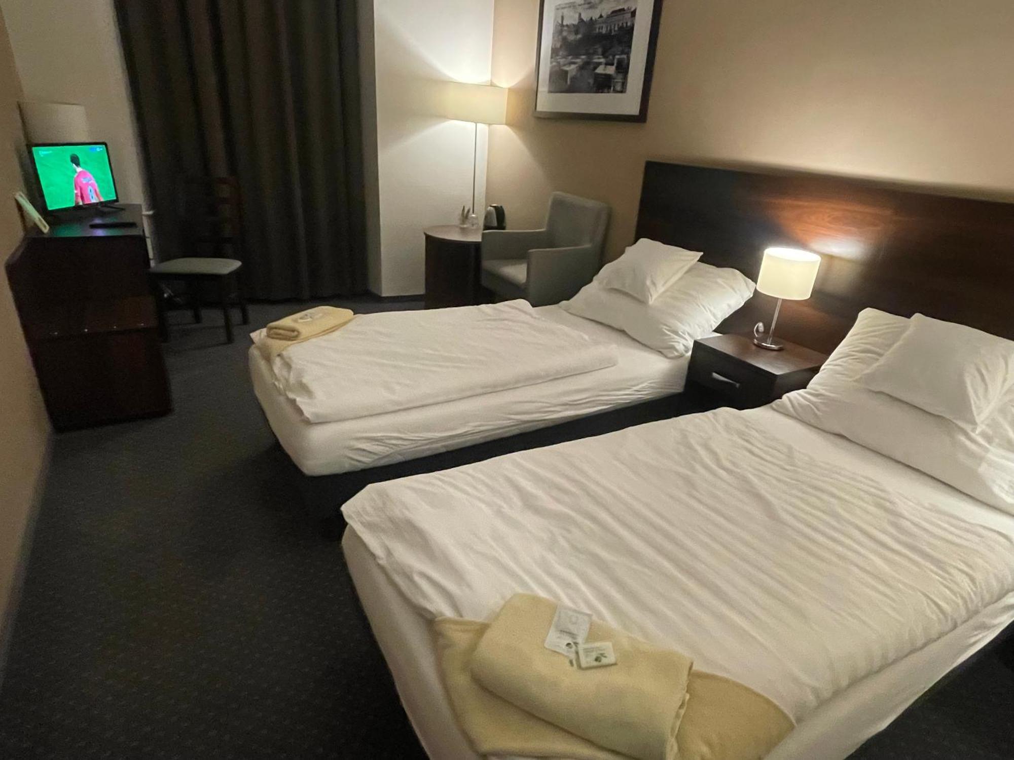 Hotel Zlaty Andel Žatec Extérieur photo